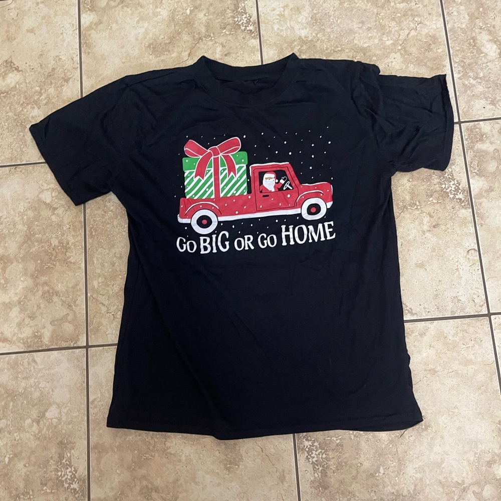 👻🎃CLEARANCE🎃👻 Christmas shirt